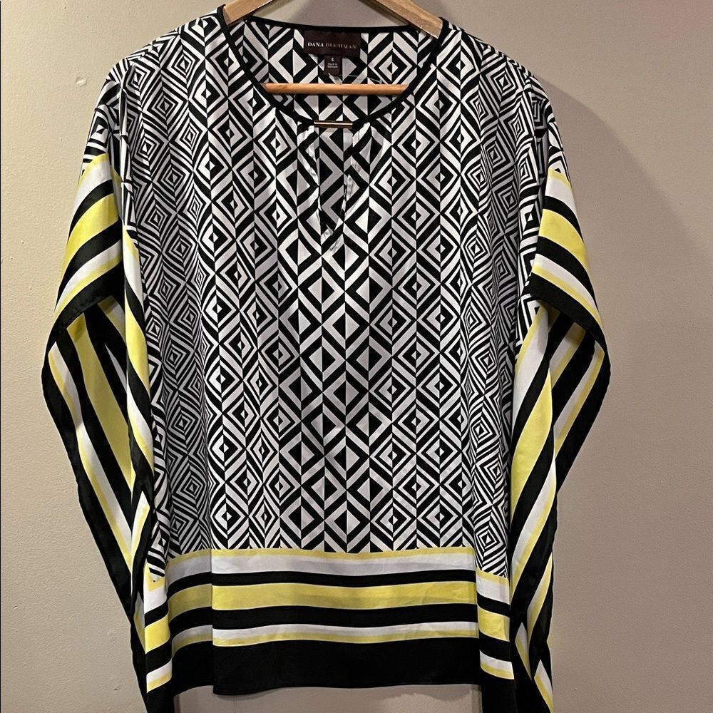 Dana Buchman Black and White Geometric Top with Yellow Accents